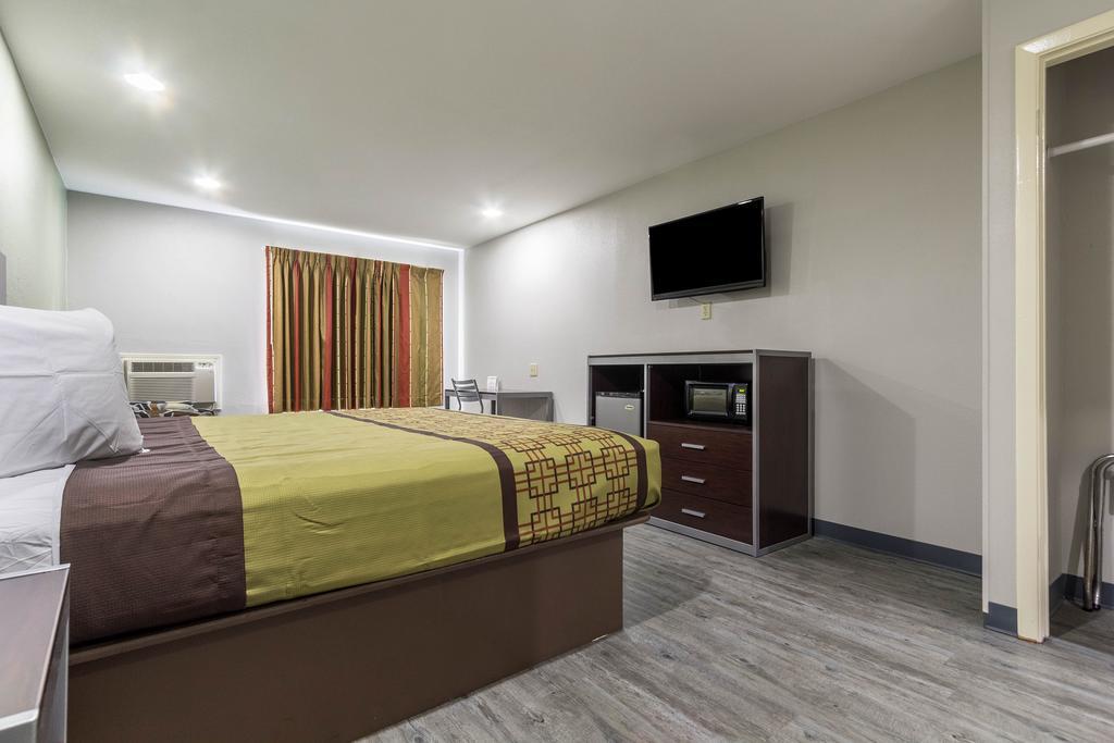 Scottish Inn And Suites Tomball Esterno foto