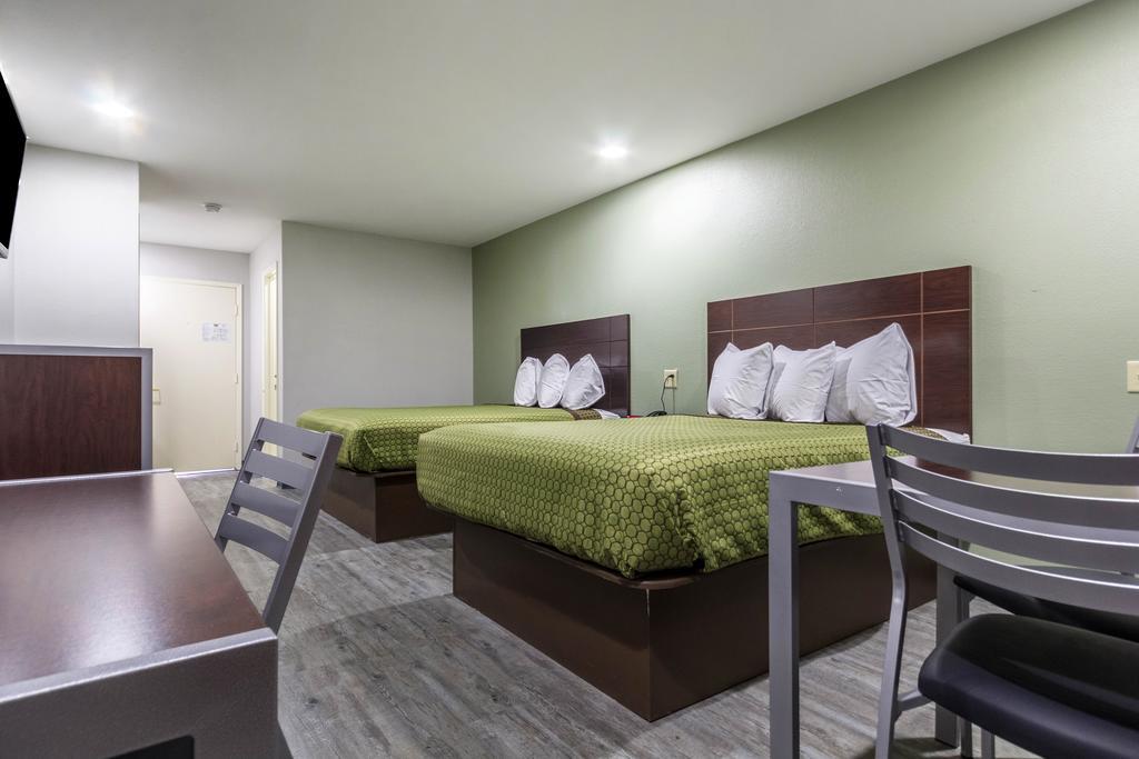 Scottish Inn And Suites Tomball Esterno foto