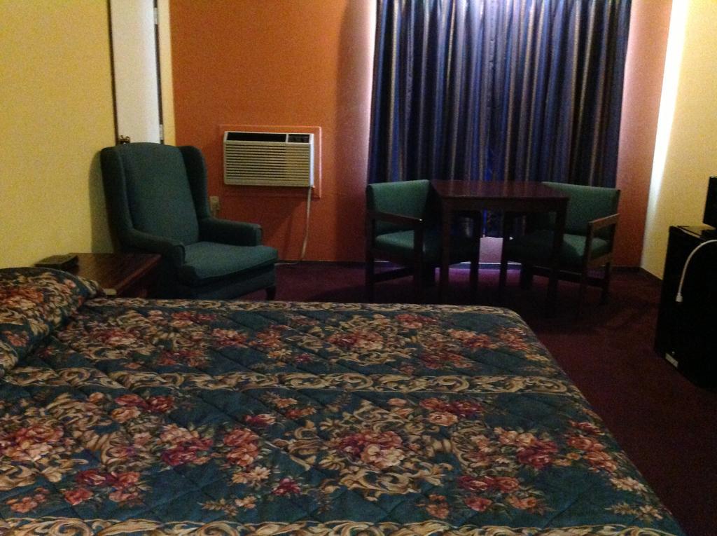 Scottish Inn And Suites Tomball Esterno foto