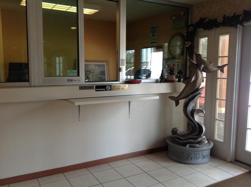 Scottish Inn And Suites Tomball Esterno foto